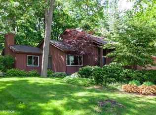 1608 Michael Dr, Waukesha, WI 53189
