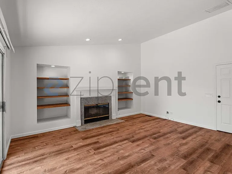 1425 Country Manor Dr — Photo 15