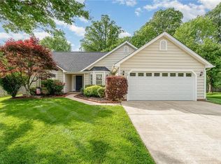 11 Montford Ct, Greensboro, NC 27455