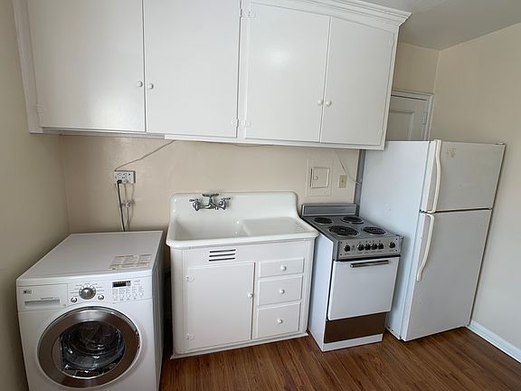 2nd image of 2856 Thornhill Rd