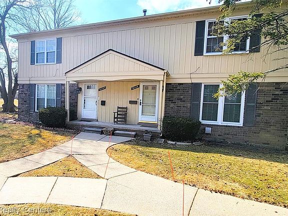 2nd image of 34149 Garfield Cir