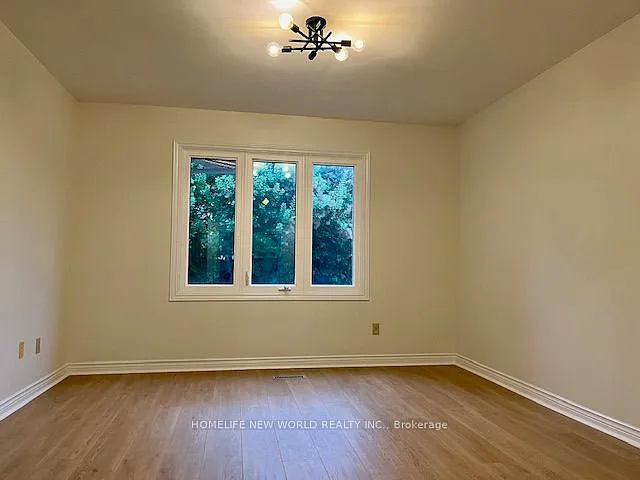 52 Fairholme Dr — Photo 11
