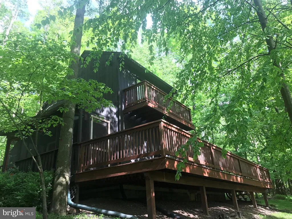 684 Tahoe Ln photo 1
