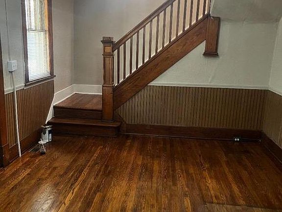 5th image of 1110 Tazewell Ave SE