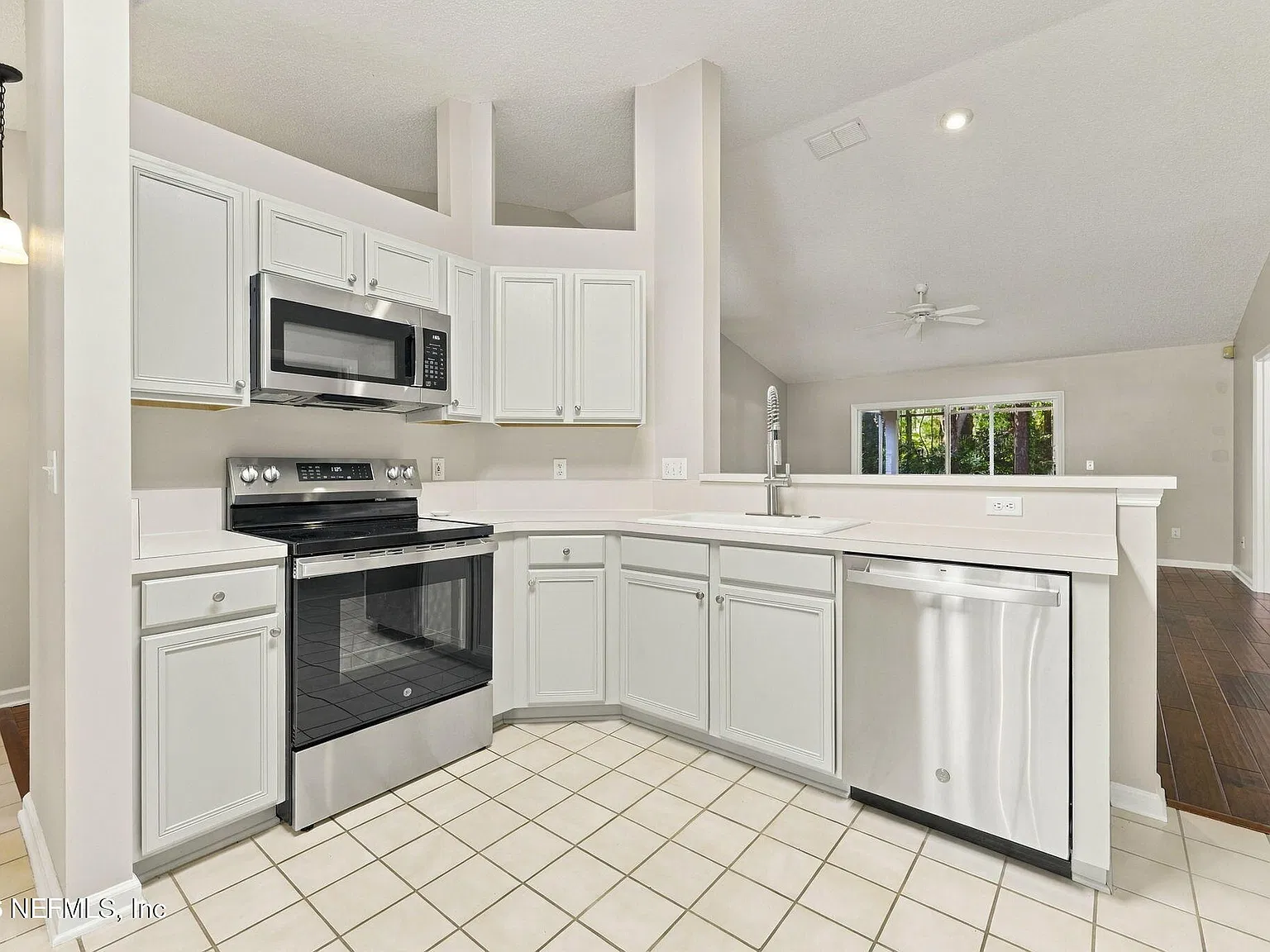 3 bed, 2.0 bath, 1508 sqft, $2,650 — Photo 3