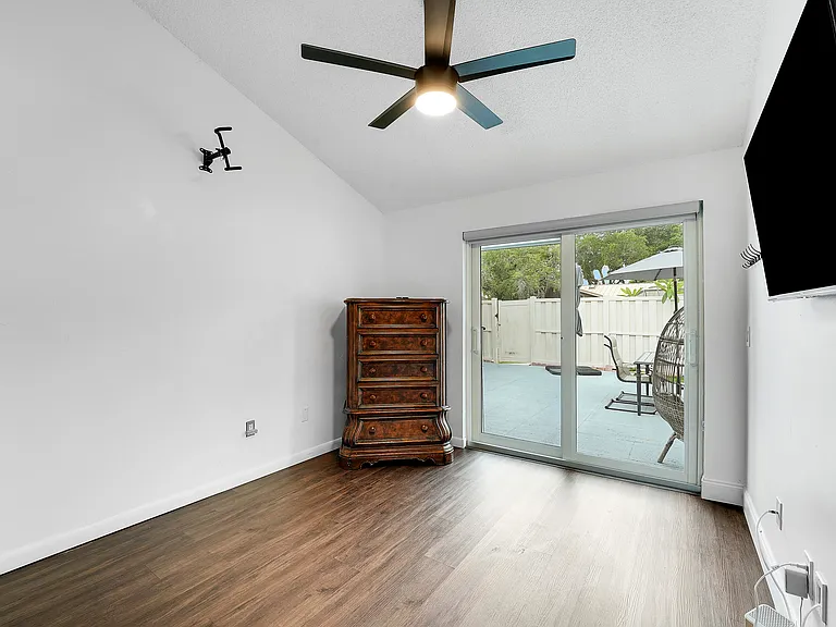 5653 Golden Eagle Cir — Photo 16
