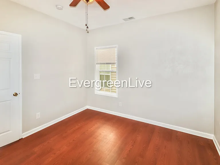 3018 Dunkirk Ave — Photo 12