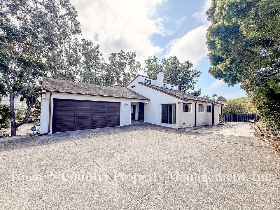 26142 Carmel Knolls Dr