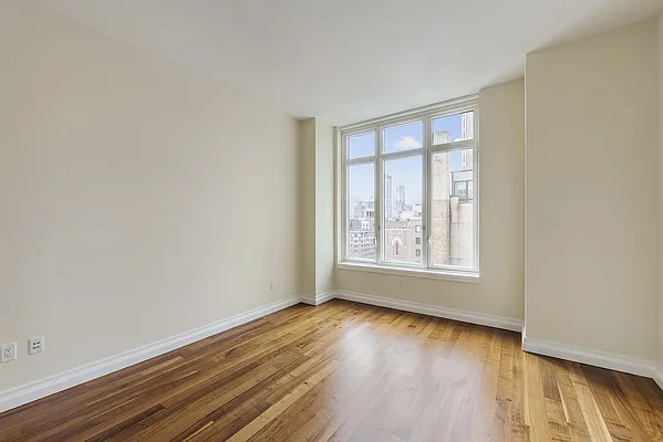 Sold by Nest Seekers International | media 8