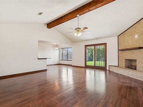3rd image of 5016 Dueling Oaks Ave