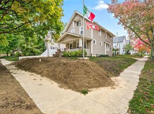 1367 Girard St, Akron, OH 44301