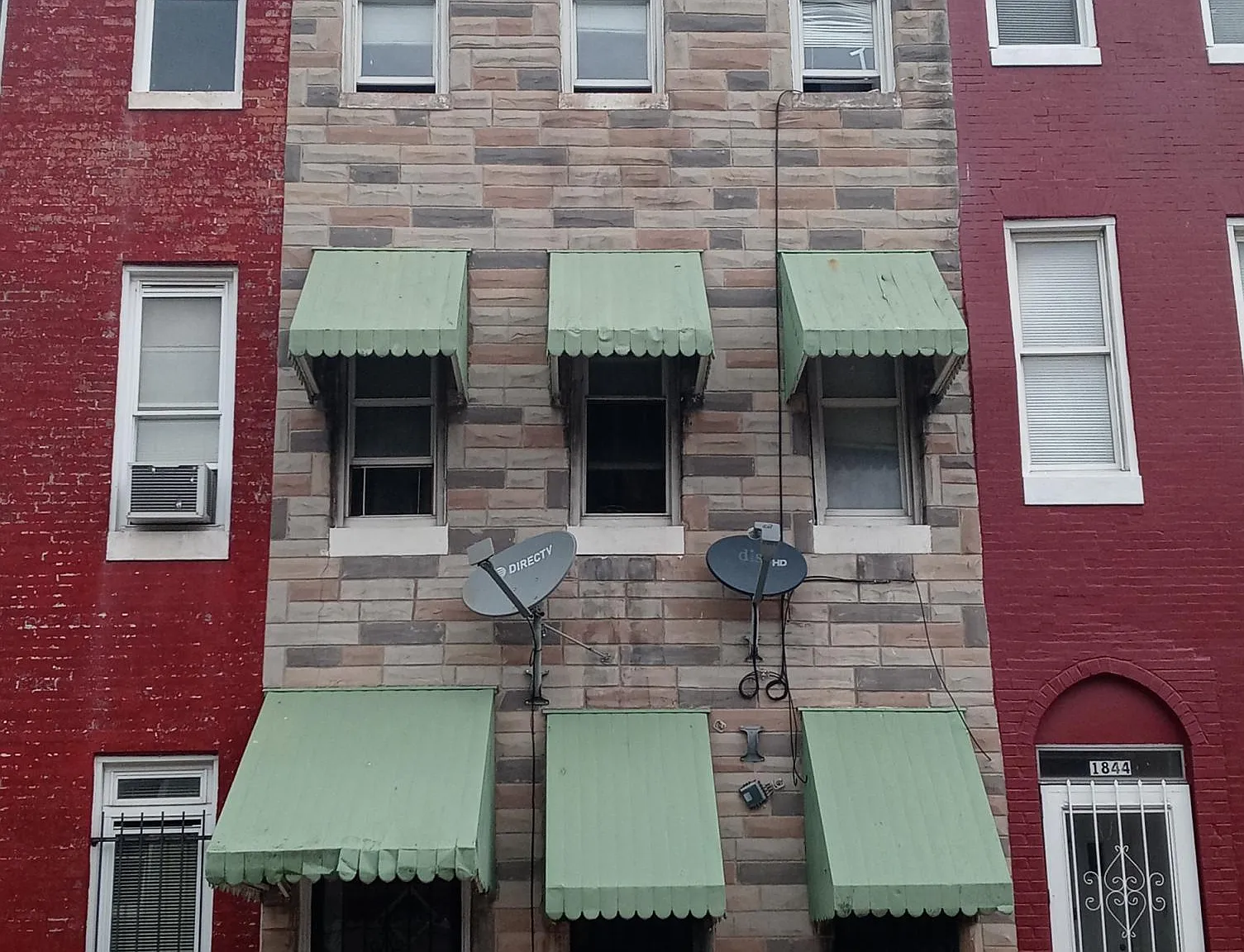 2 bed, 900 sqft, $1,250 — Photo 1