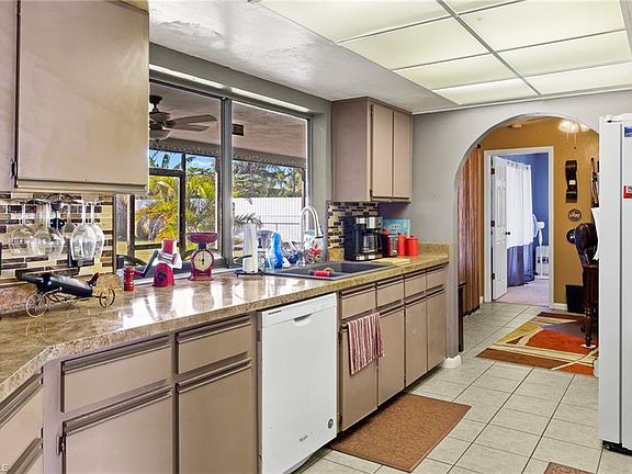 4th image of 108 SE 21st Pl
