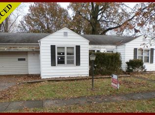 209 S Saint Clair St, Altamont, IL 62411