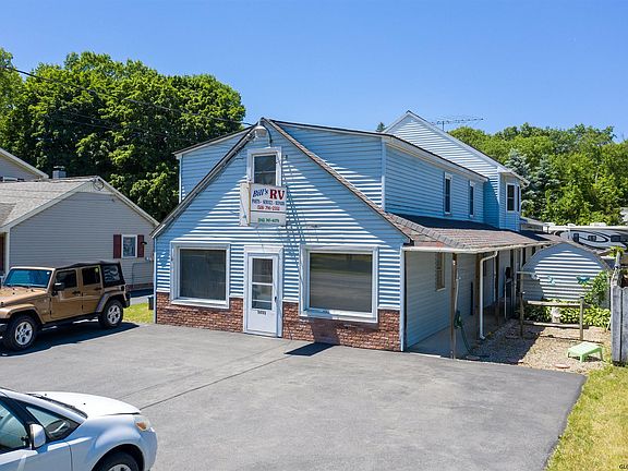2nd image of 3499 Burgoyne Ave