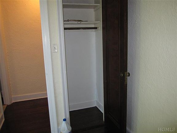 5th image of 36 Oakwood Ave