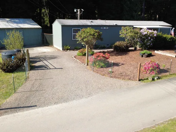 200 Tanglewood Ln, Crescent City, CA 95531
