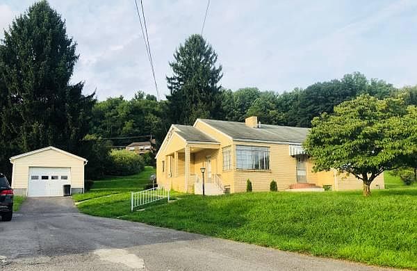 1st image of 1415 Beech Ln