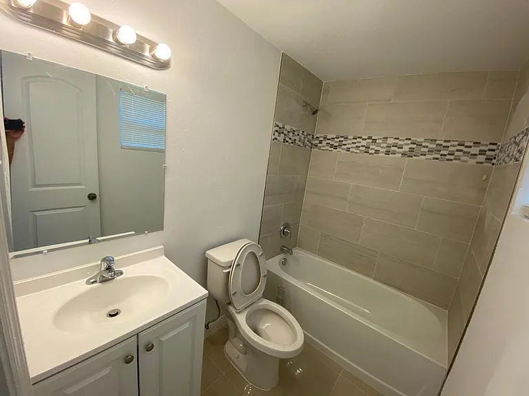 3037 Market St — Photo 14