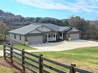 602 N Holston River Dr #2, Kingsport, TN 37660