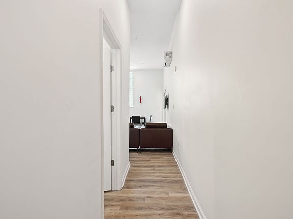 3rd image of 1535 N 16th St #201