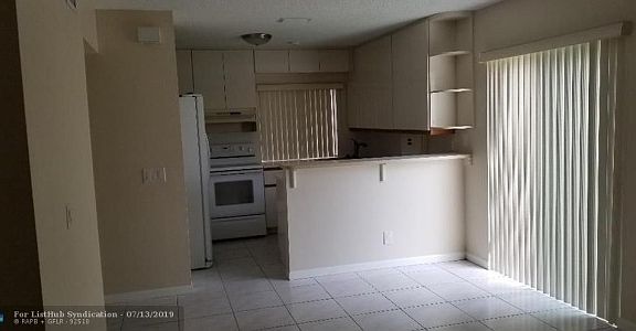 4th image of 1278 Seagrape Cir