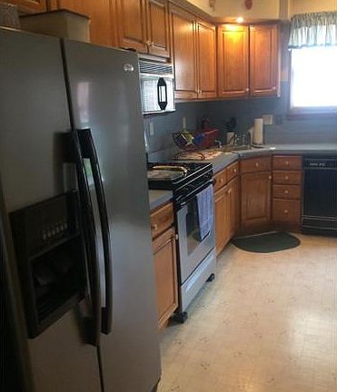 2nd image of 7162 Montague St