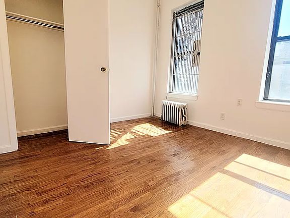 3rd image of 330 E 15th St APT 22
