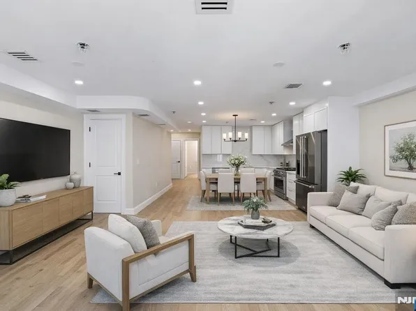 306 Grand St #2, Jersey City, NJ 07302