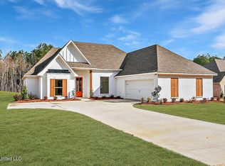 1622 Old Lake Rd, Brandon, MS 39042