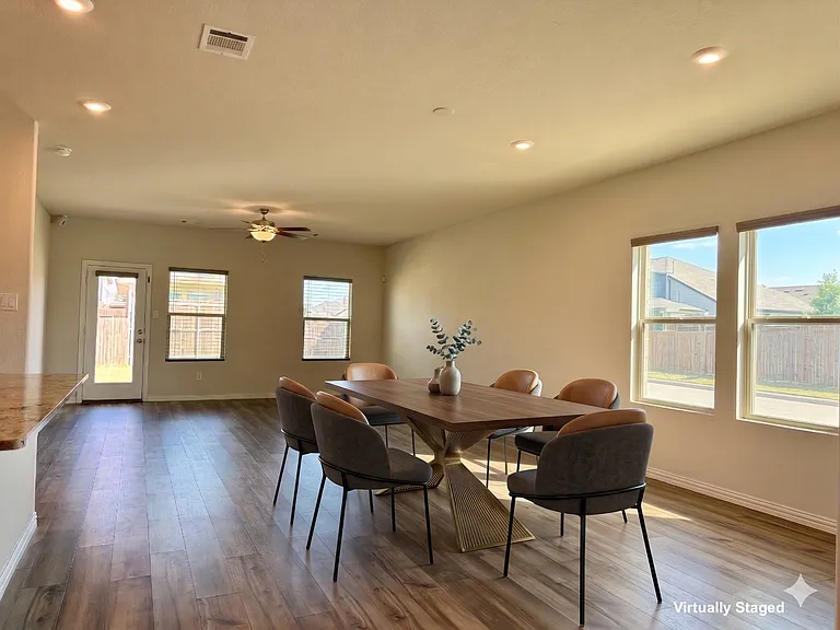 1425 Rolling Fox Dr — Photo 10