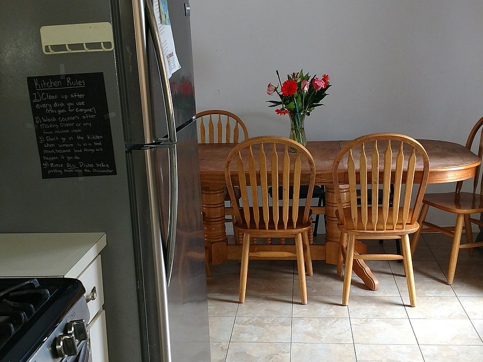 2nd image of 506 W 12th Ave