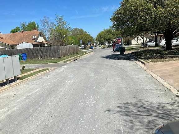 4th image of 1113 Orchard Park Cir