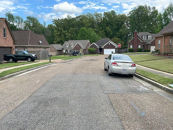 4th image of 5684 Tulip Hill Dr