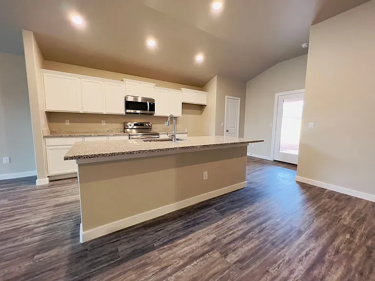 3208 Abbeville Ave — Photo 10