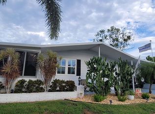 5675 Halifax Dr, Sarasota, FL 34233