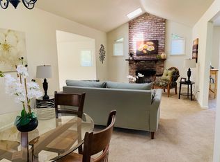 5017 Maiden Ln, Santa Rosa, CA 95409