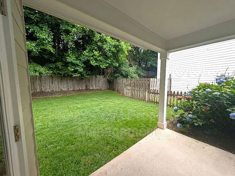 7603 Lullwater Cv — Photo 29
