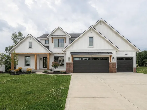 1912 Creekside Dr SW, Byron Center, MI 49315