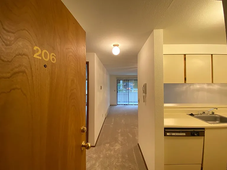 Shorecrest Apartments — Photo 20
