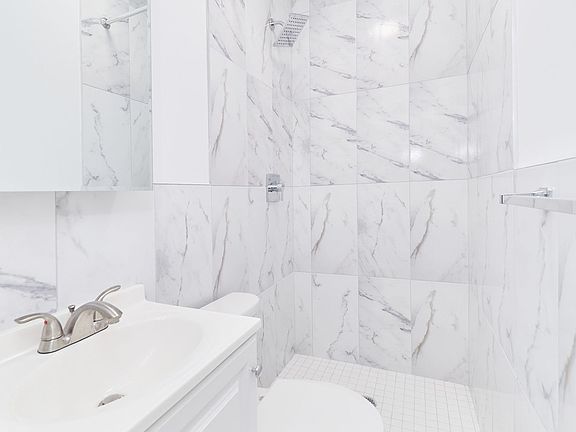 3rd image of 109 Ludlow St APT 15
