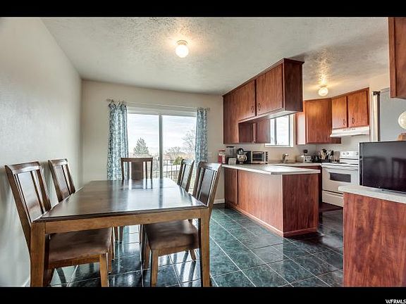 4th image of 7910 W Belfast Dr
