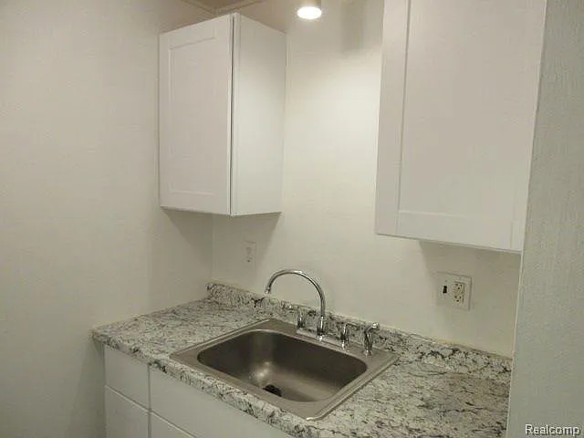 31831 Grand River Ave #70 — Photo 11