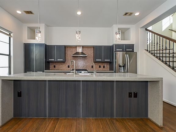 5th image of 3948 Feagan St