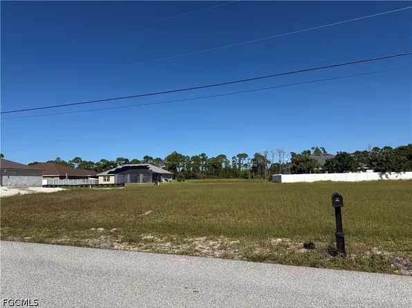 23 NW 33rd Ter, Cape Coral, FL 33993