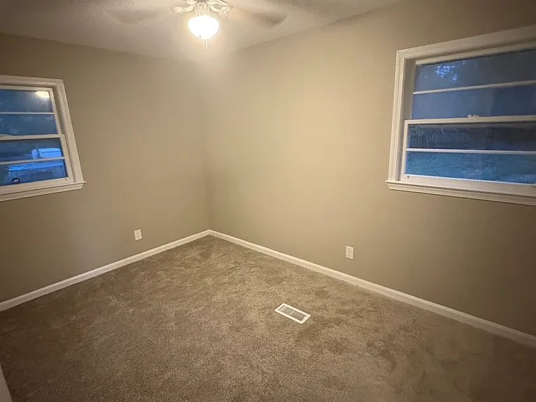 116 Poplar Ln — Photo 7