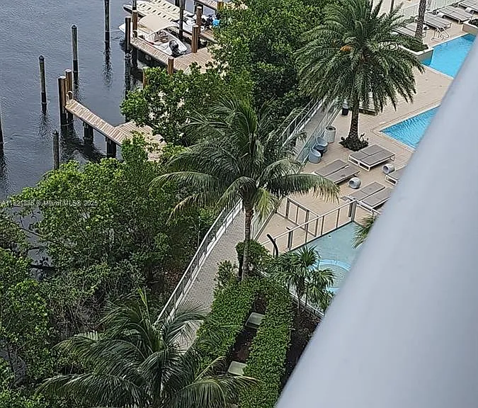 16385 Biscayne Blvd — Photo 8