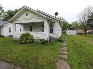 713 S 29th St, Mattoon, IL 61938