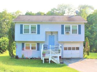 4 Robert Rd, Poughkeepsie, NY 12603