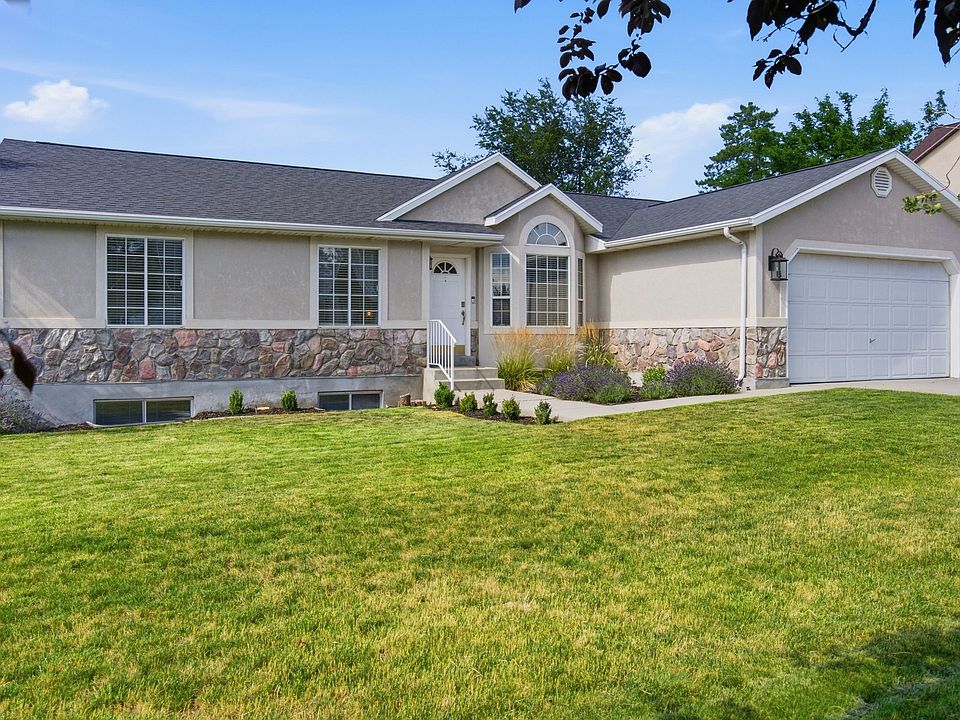 1st image of 1317 E Knollwood Dr